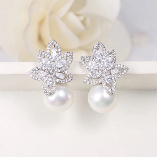 Daphne Pearl Earrings