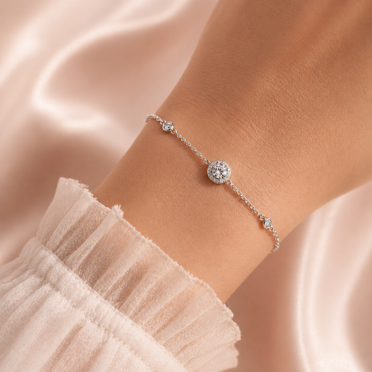 Adina Single Halo Bracelet | Sterling Silver | Tarnish Proof